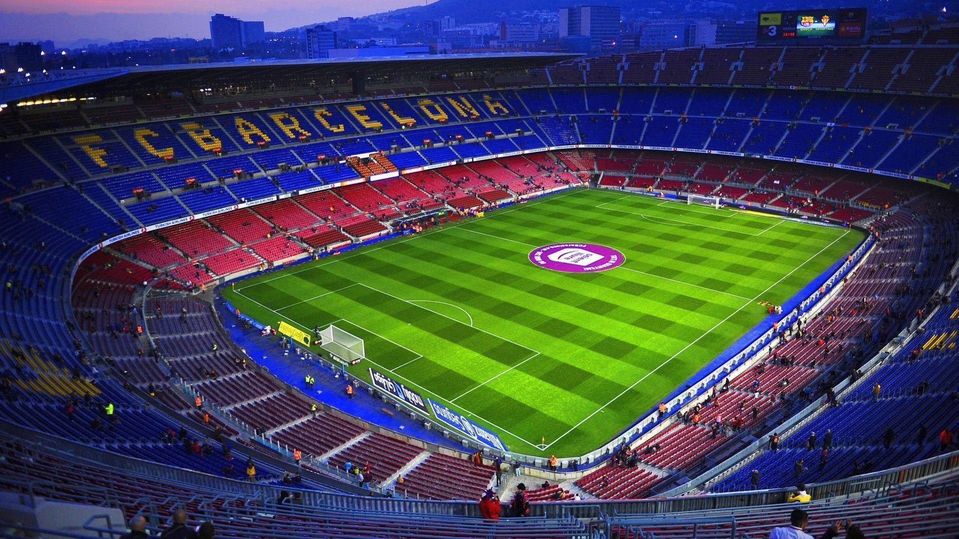 turismo sportivo in stadio da calcio del barcellona